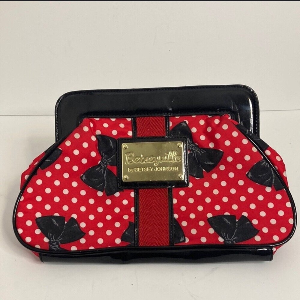 Vintage Betsey Johnson Betseyville clutch